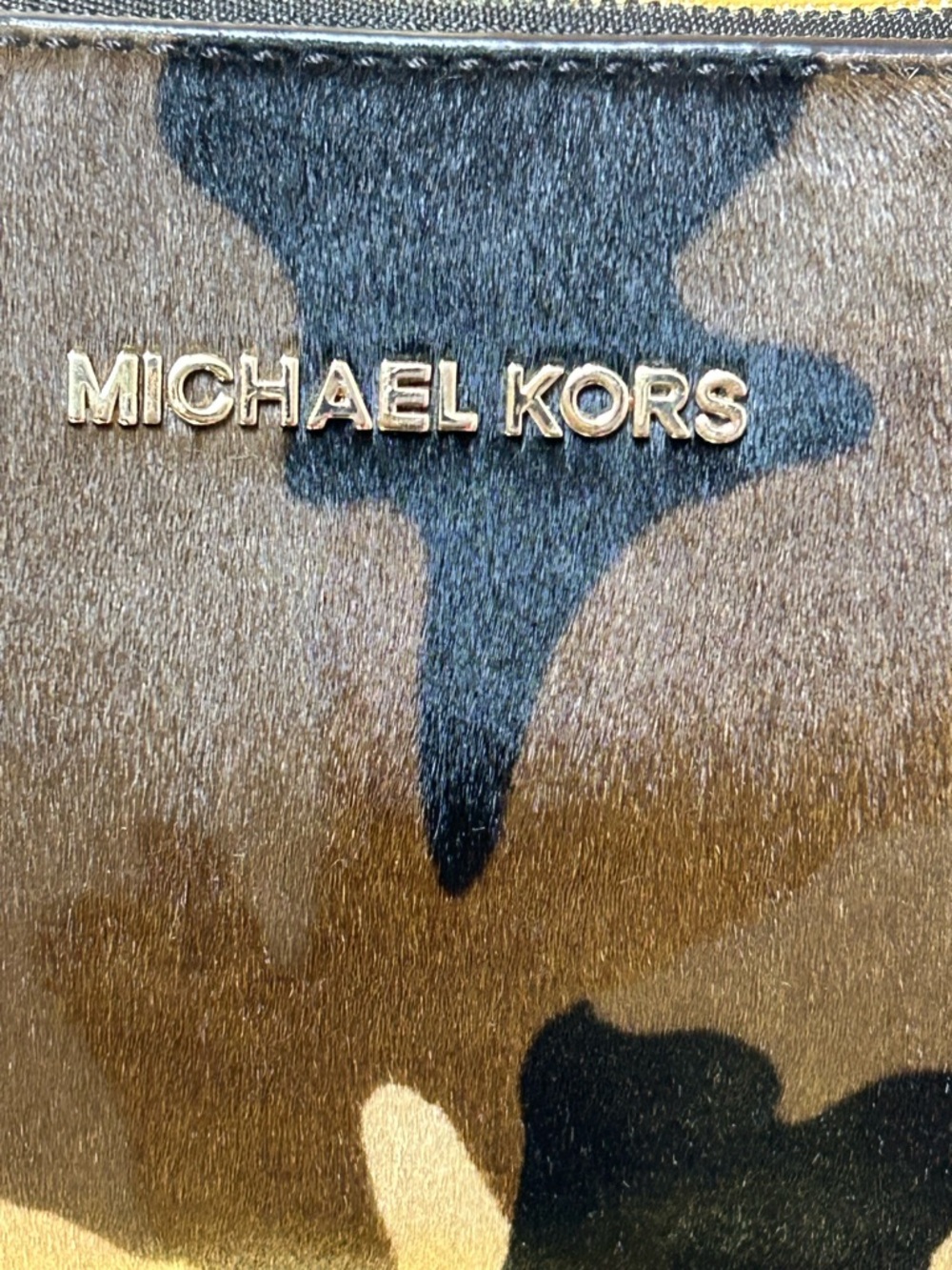 MICHAEL KORS Brown Camo Calf Hair and Leather Wristlet Approx. 10 x 5.5 - Picture 15 of 17